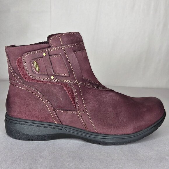 NWT Clarks Women's Carleigh Style Wine Nubuck Booties - Picture 1 of 7